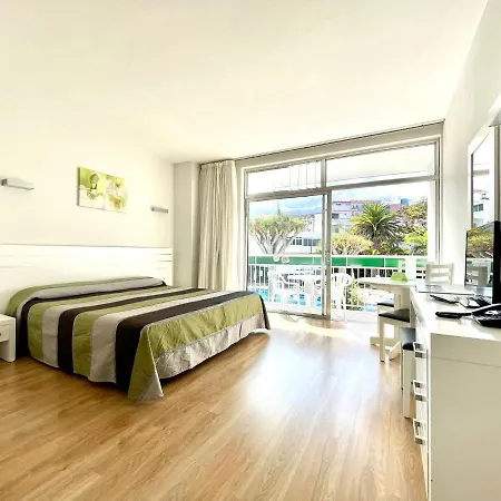 Single Studio E With Wifi, Balcony, Swimming Pools Apartmán *